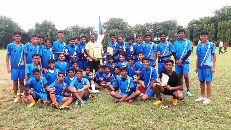 64वीं जिला स्तरीय - 17 वर्ष छात्र वर्ग फुटबाॅल प्रतियोगिता 2019 का विजेता बना सेंट जाॅन्स स्कूल