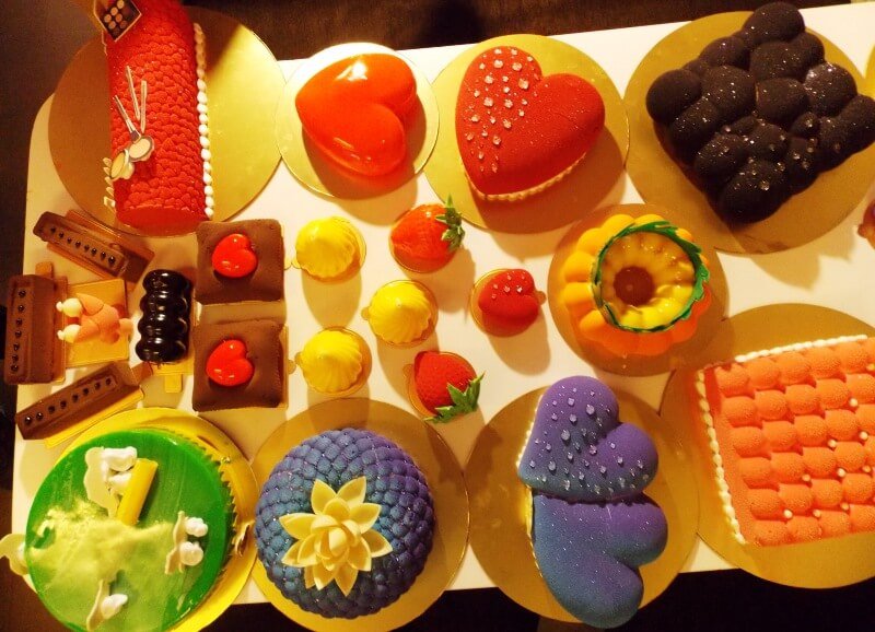 Egg-less European Cakes, Chocolate Toys for the first time in Mount Abu