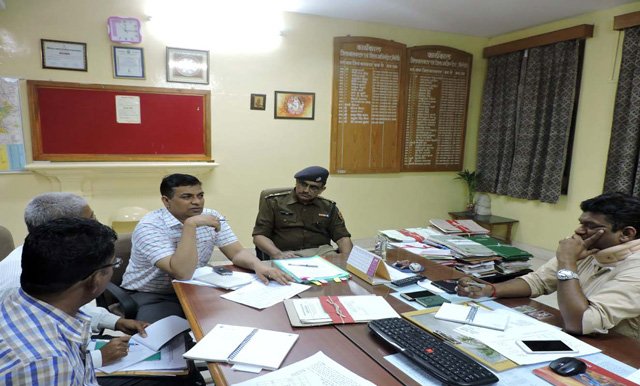 गर्मी में स्वच्छ पेयजल की संग्रहण व्यवस्था सुनिश्चित करने के दिये निर्देश