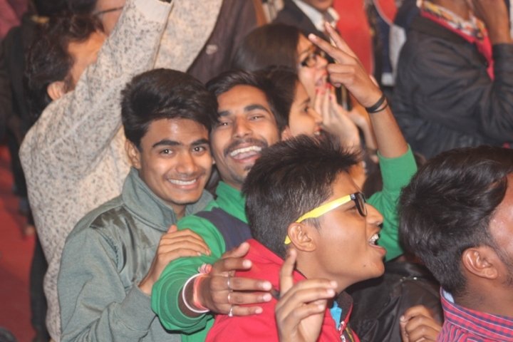 Tourists found singing, dancing in winter festival 2015