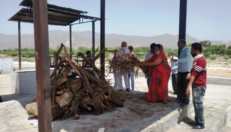 बहु ने निभाया बेटे का फर्ज, सास को दी मुखागनी