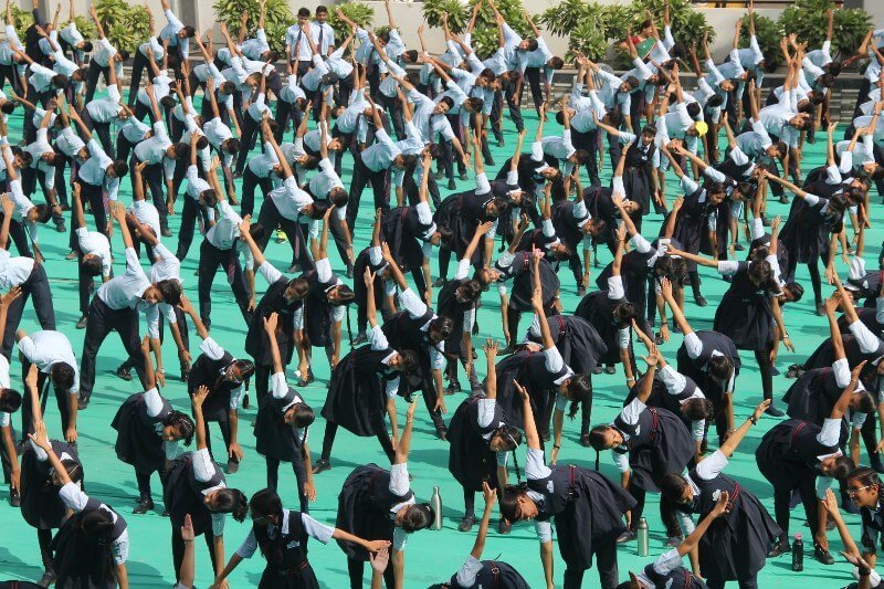 सेंट जॉन्स स्कूल में विष्व योगा दिवस मनाया