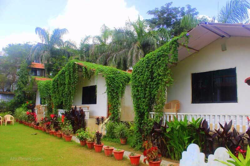 affordable-cottages-garden-hotel-mount-abu-green-view