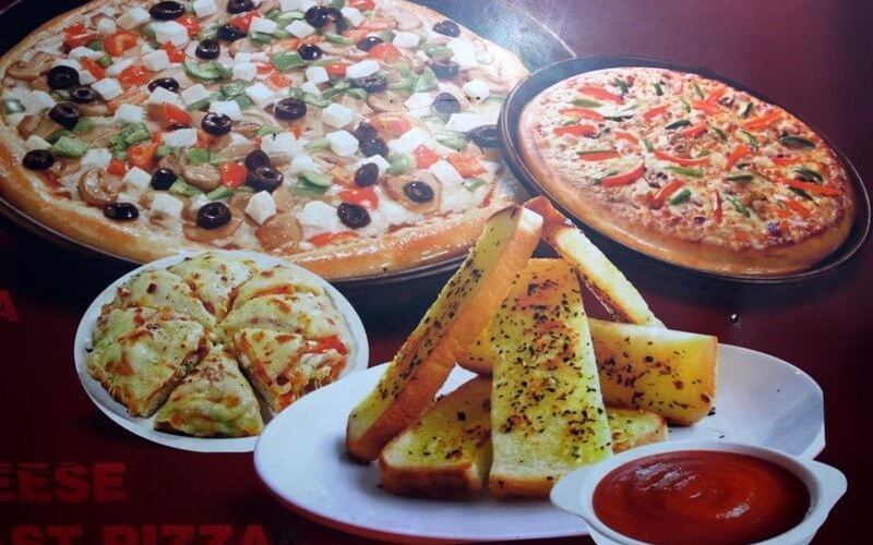 eatables-pizza-crust-mount-abu