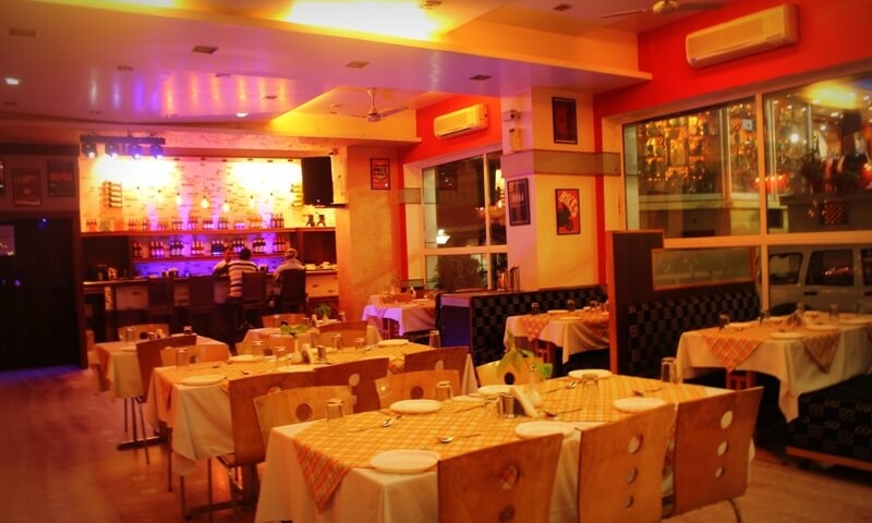 family-restaurant-mountabu-chacha-cafe