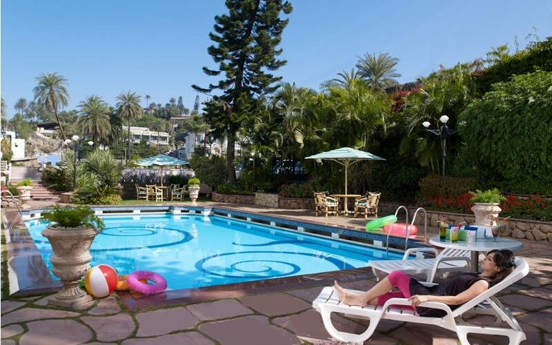 swimming-pool-hotels-mount-abu