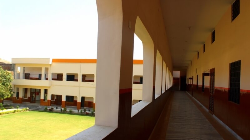 dayananad-paradise-school-abu-road-corridor