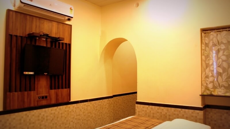 guest-rooms-hotel-saraswati